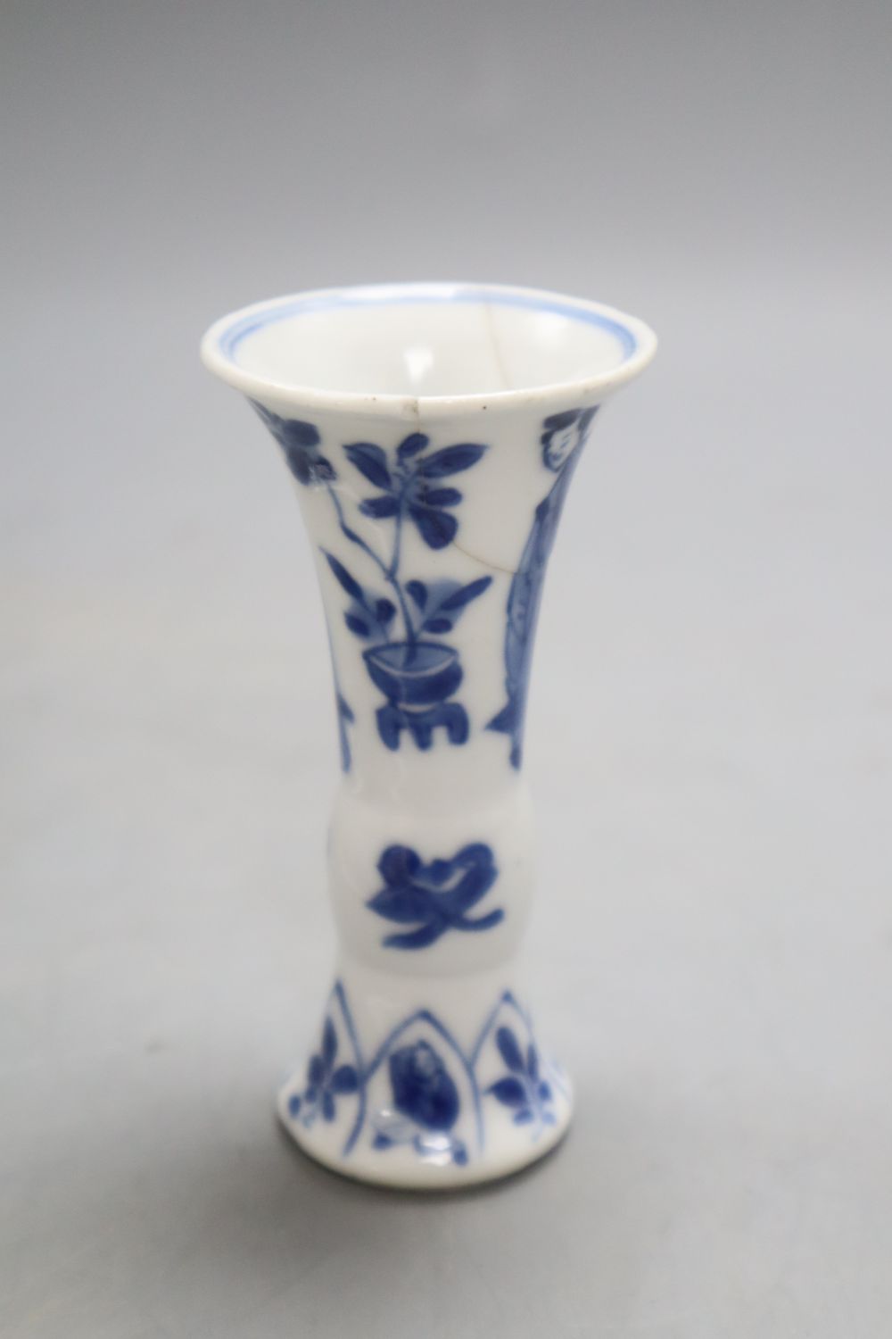 A Chinese blue and white vase and a dish bearing a Qianlong mark, diameter 11.5cm